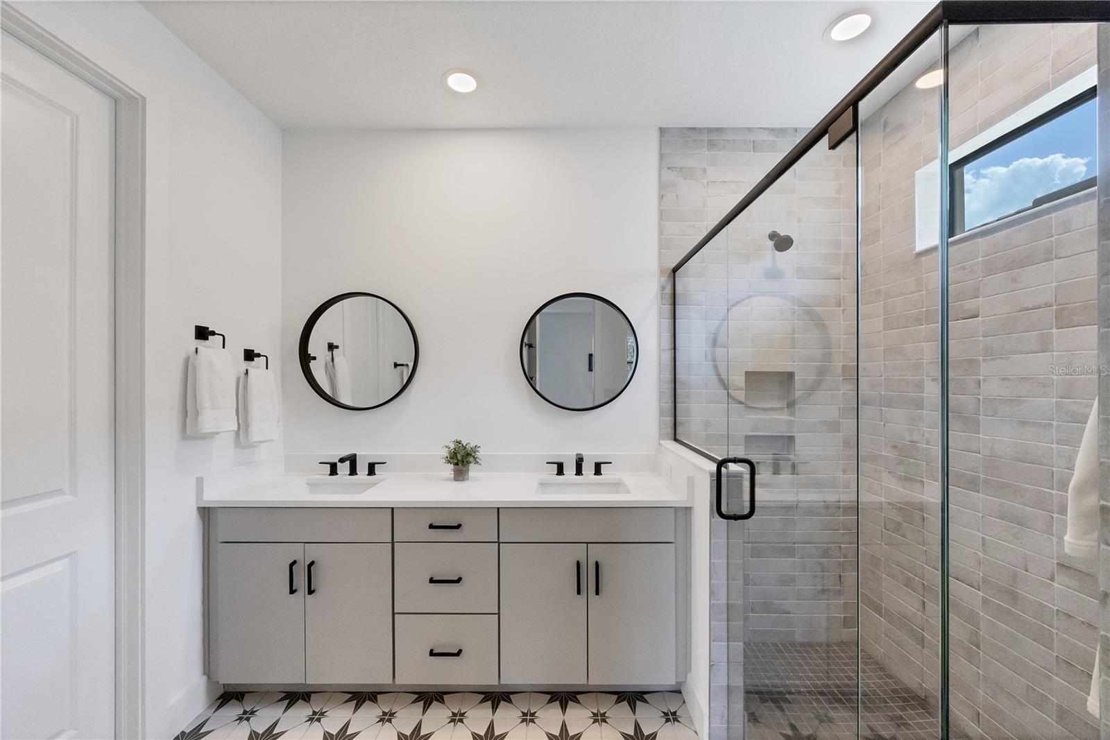 Image 16 of 44 For 18575 Midsummer Place