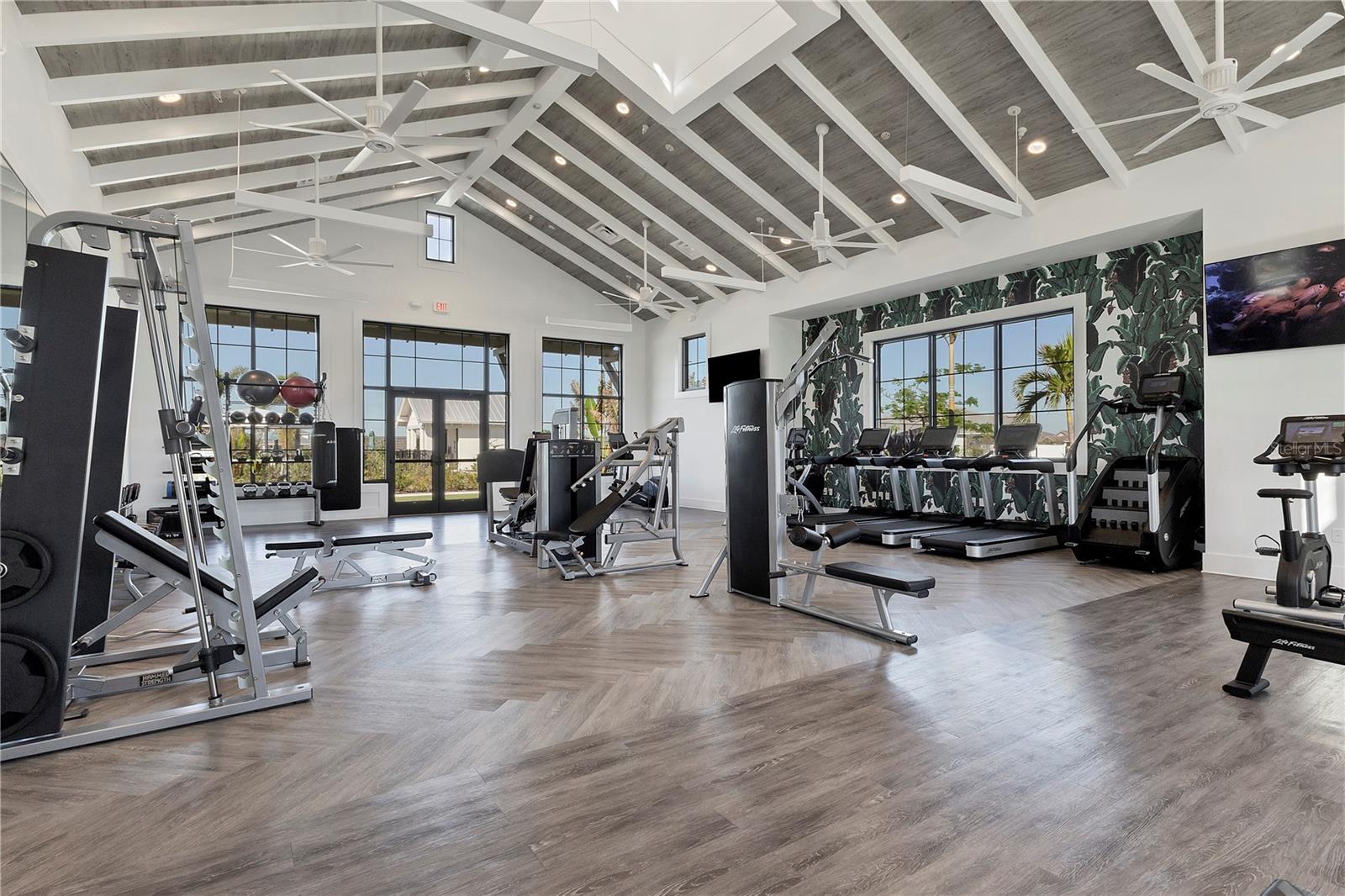 Image 37 of 44 For 18575 Midsummer Place