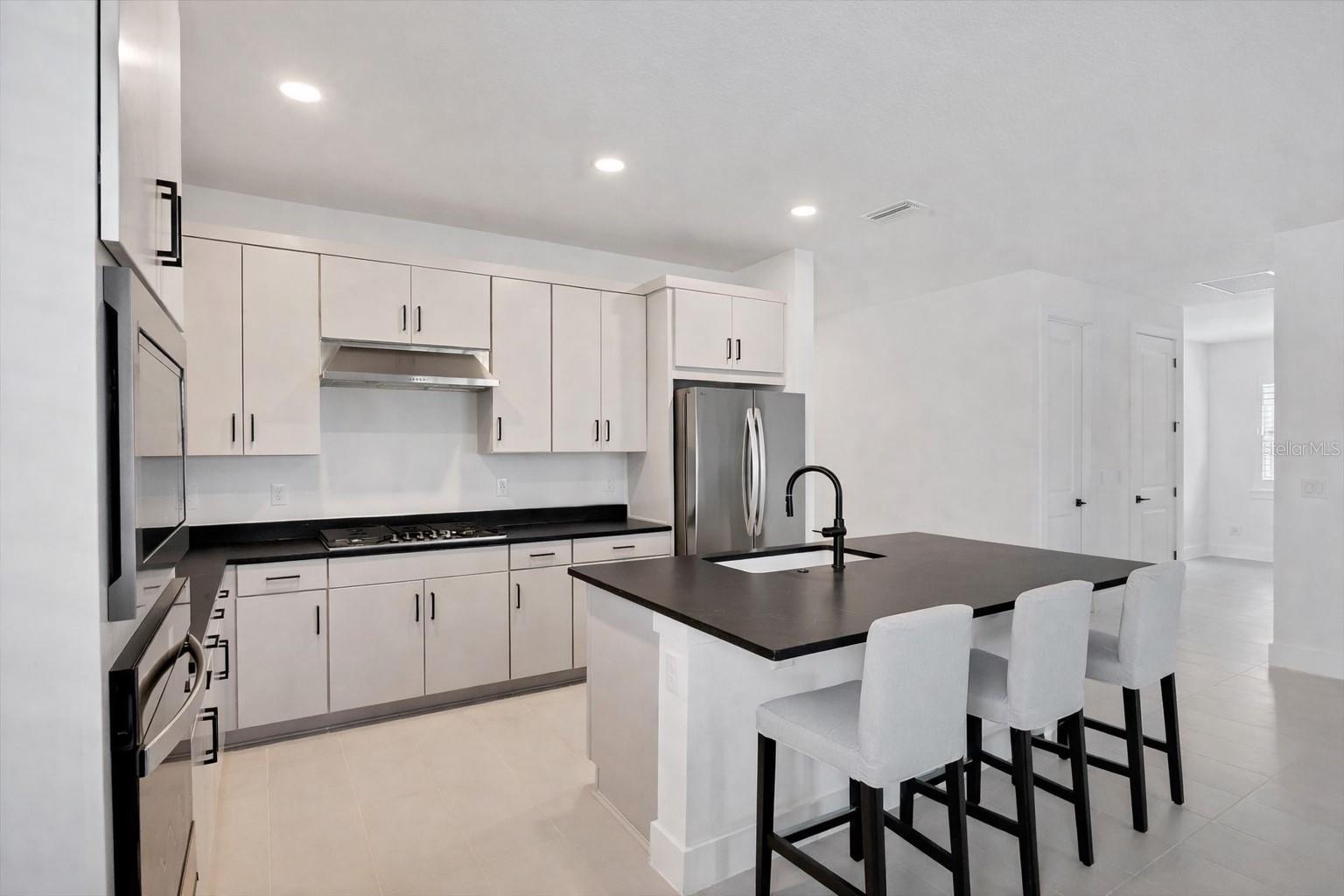 Image 5 of 44 For 18575 Midsummer Place