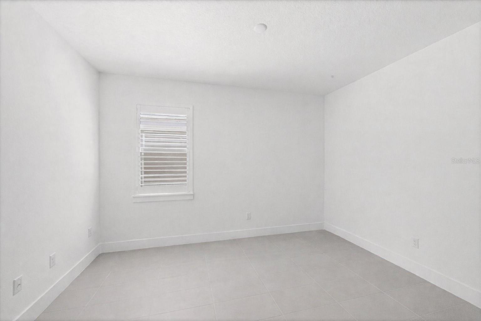 Image 9 of 44 For 18575 Midsummer Place