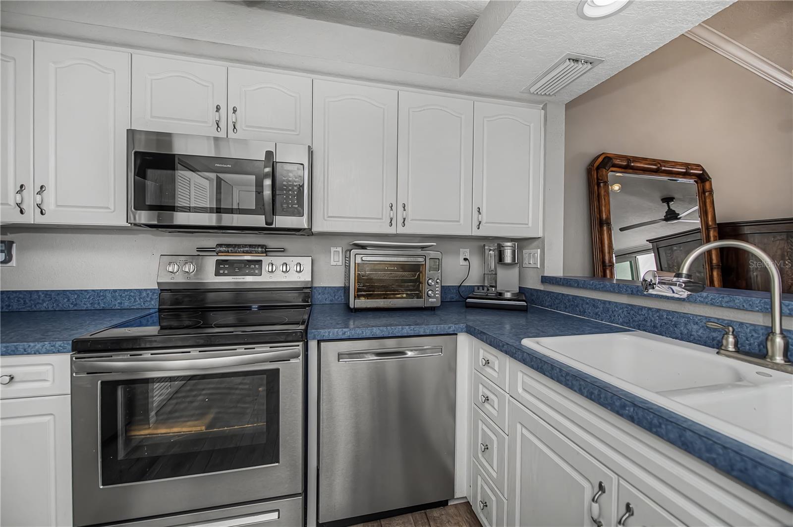 Image 21 of 50 For 2255 Beach Road 20