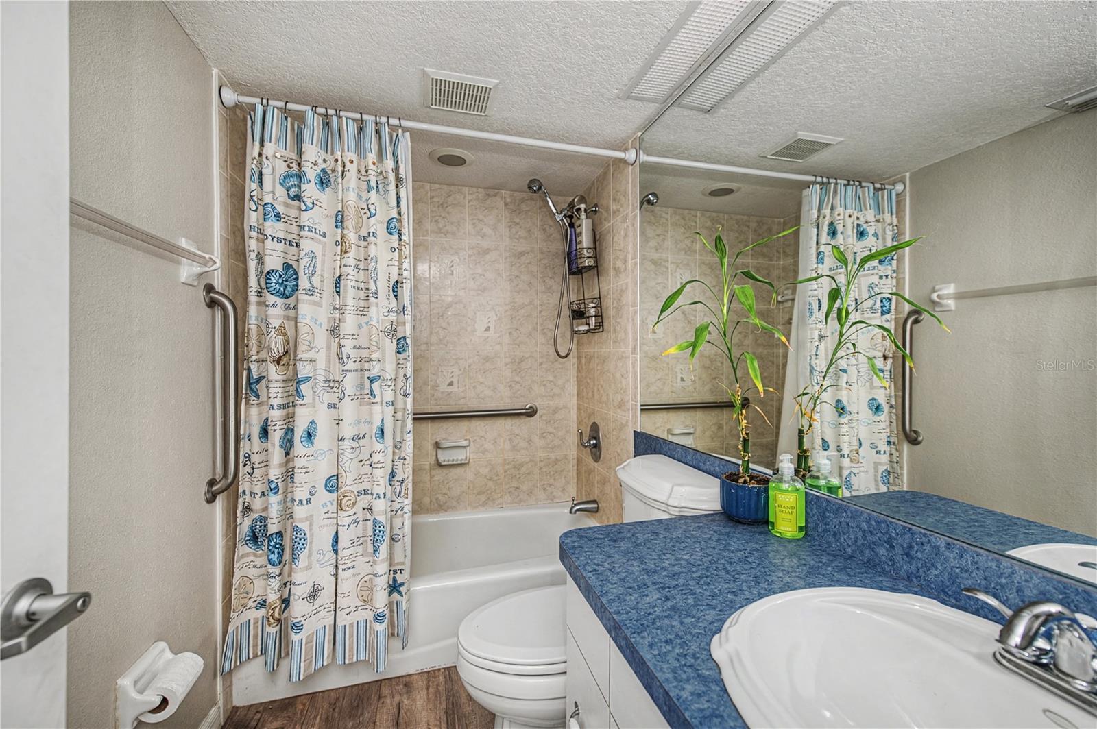 Image 30 of 50 For 2255 Beach Road 20