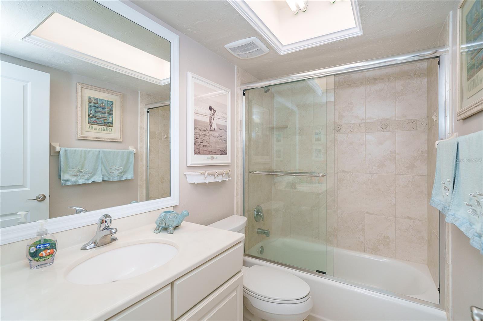 Image 33 of 45 For 7494 Palm Island Drive 2224