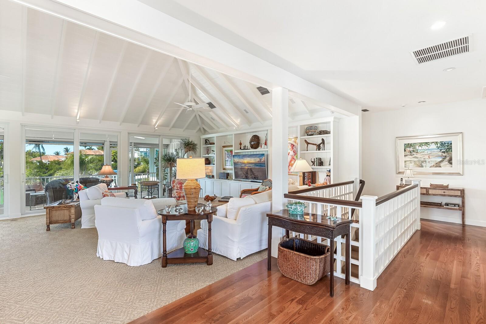 Image 7 of 39 For 1627 Gaspar Drive S