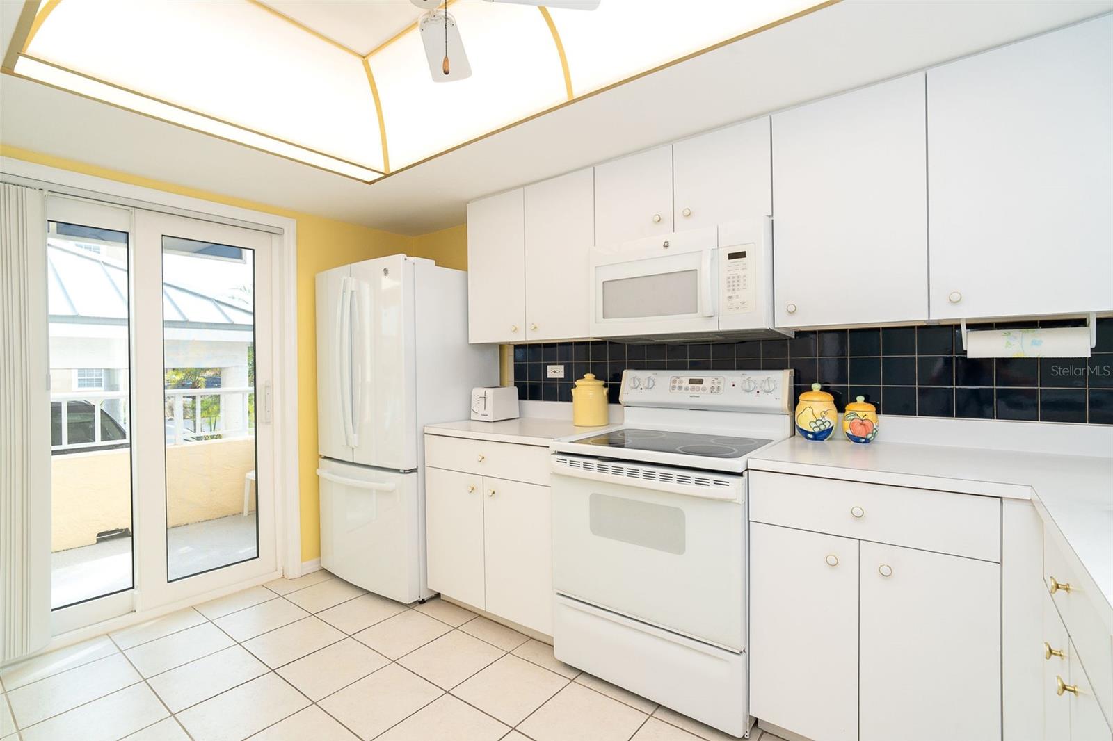 Image 14 of 65 For 2424 Placida Road C101