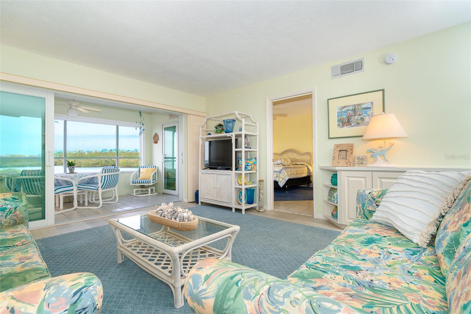 Image 19 of 65 For 2424 Placida Road C101