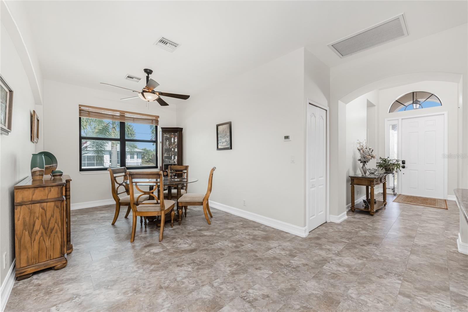 Image 6 of 46 For 228 Antilla Drive