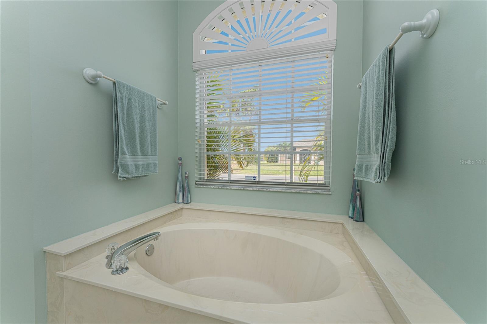 Image 34 of 64 For 70 Sportsman Road