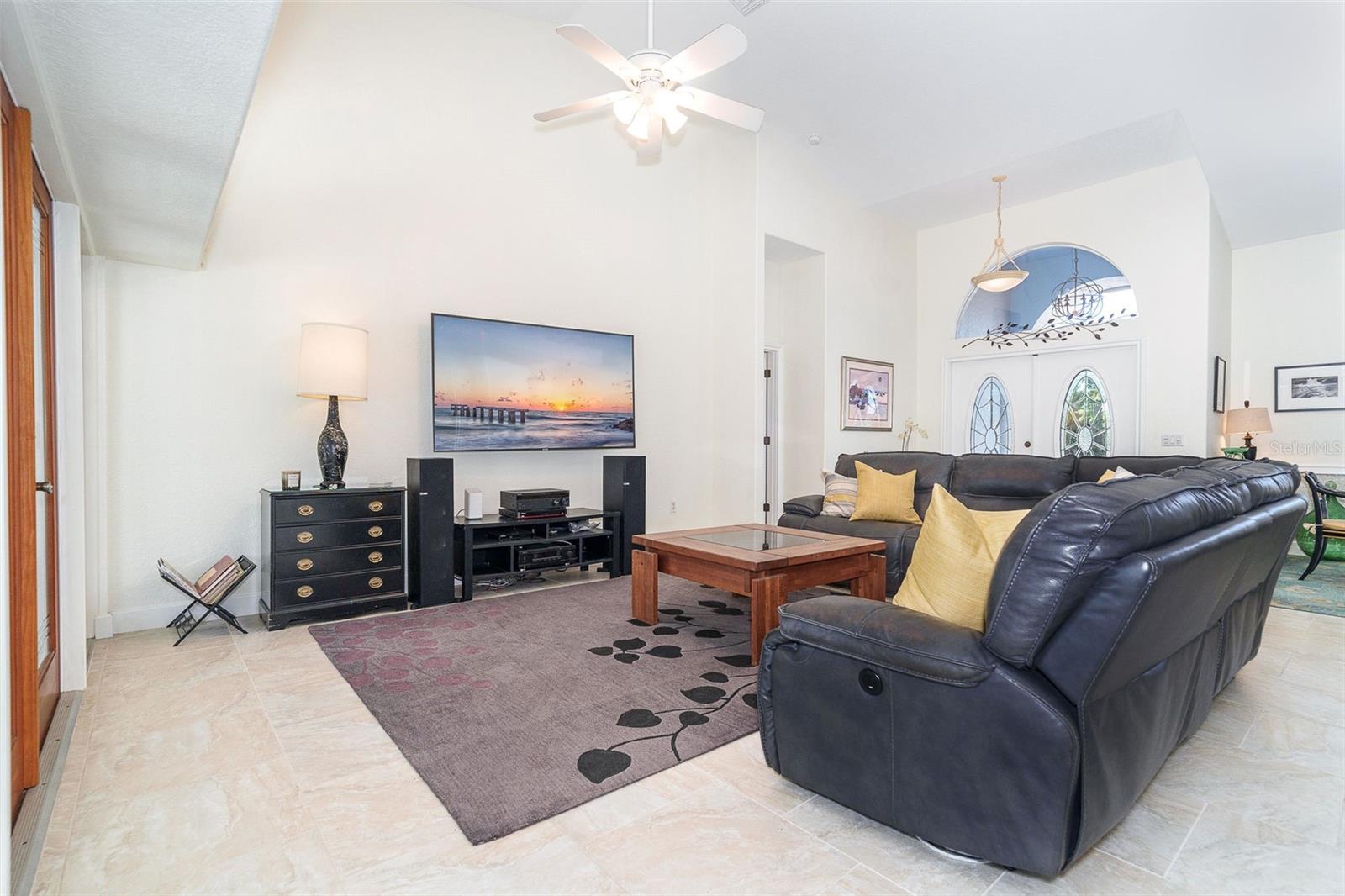 Image 15 of 71 For 100 Green Dolphin Drive