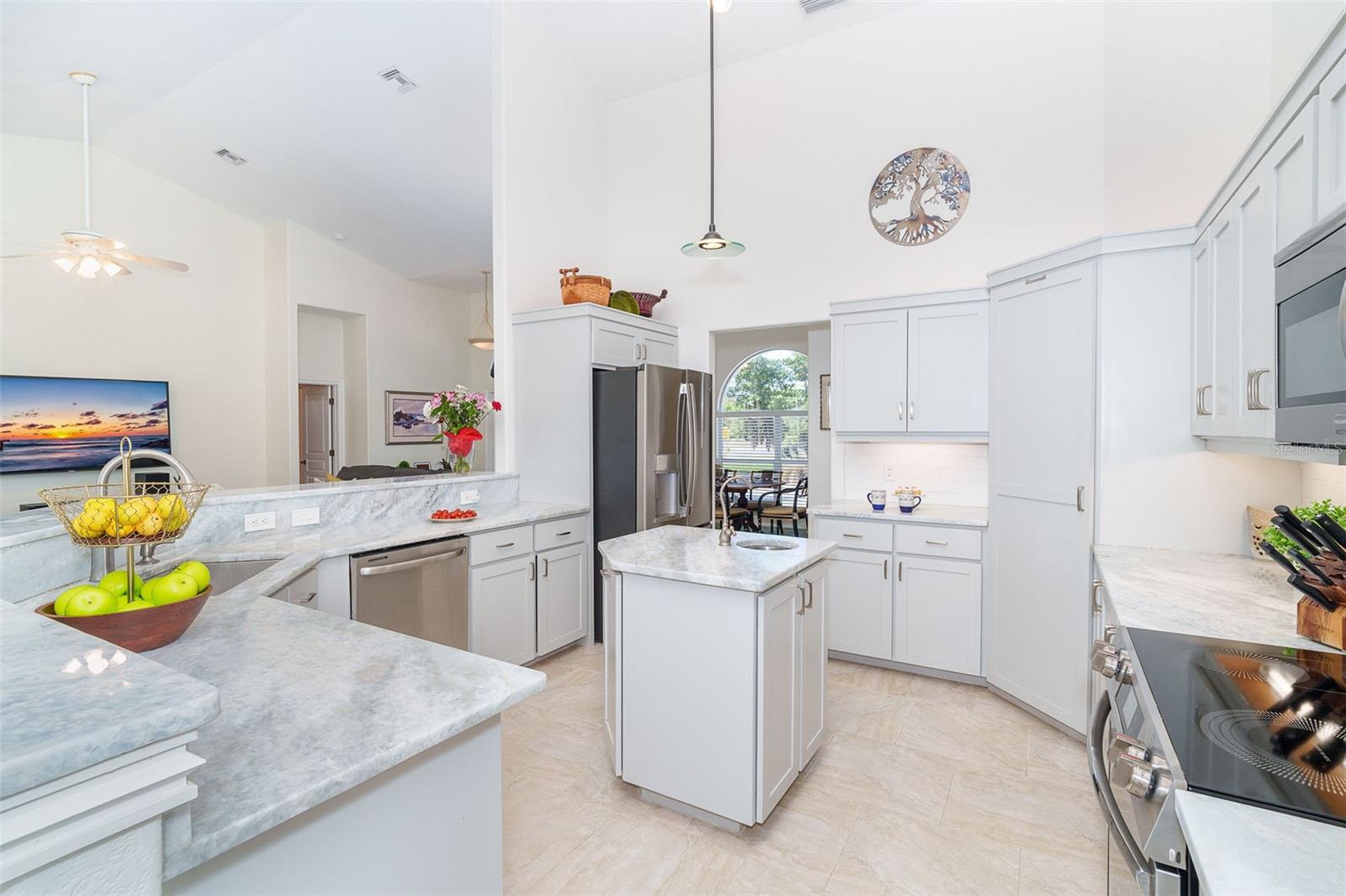 Image 19 of 71 For 100 Green Dolphin Drive