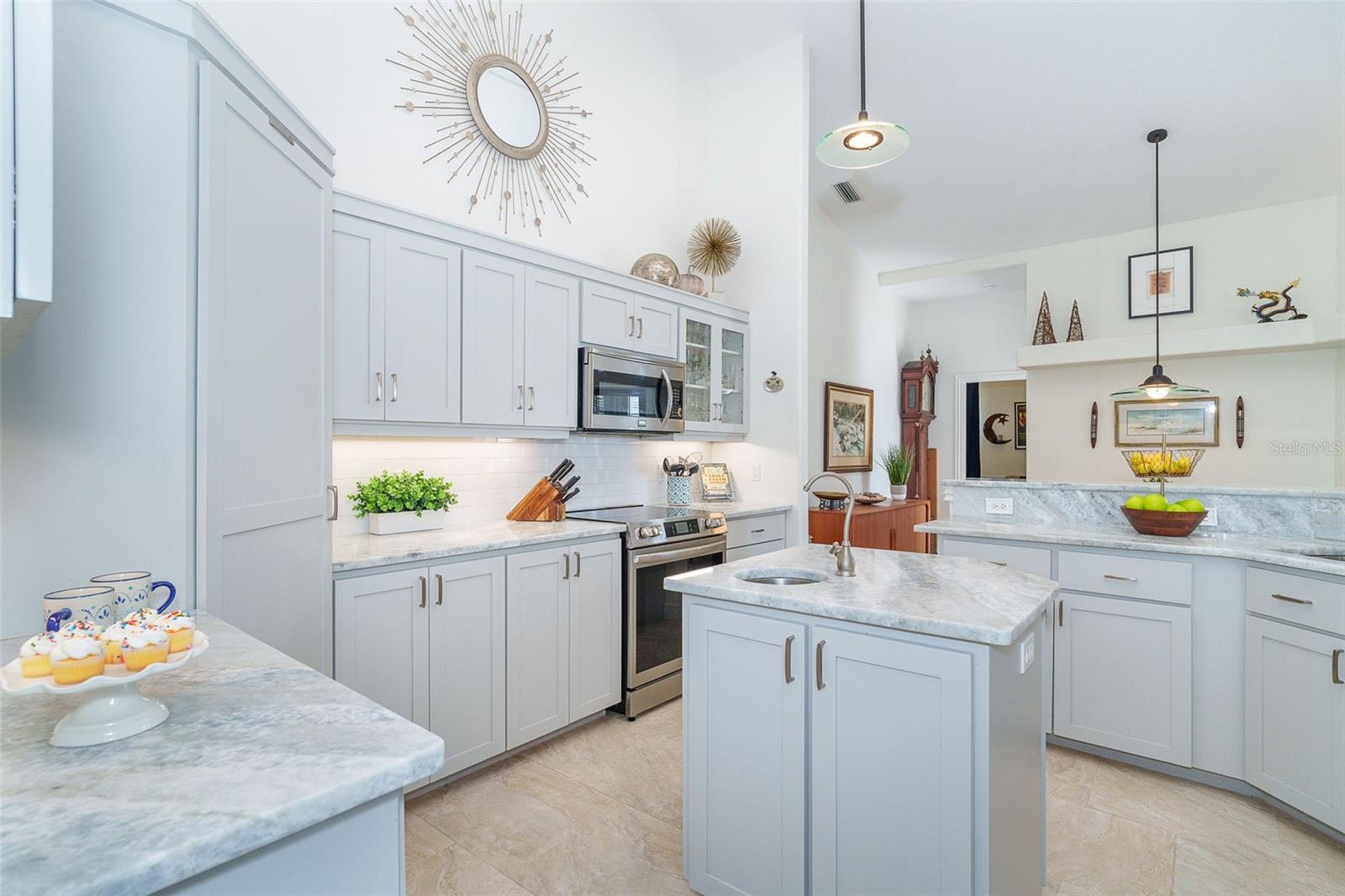 Image 21 of 71 For 100 Green Dolphin Drive