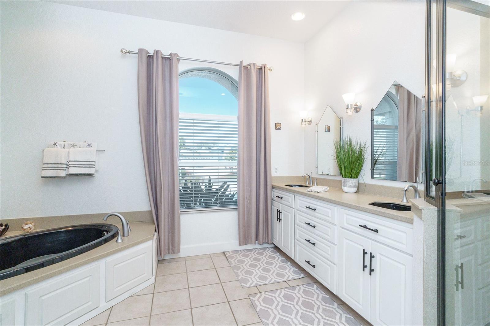 Image 26 of 71 For 100 Green Dolphin Drive