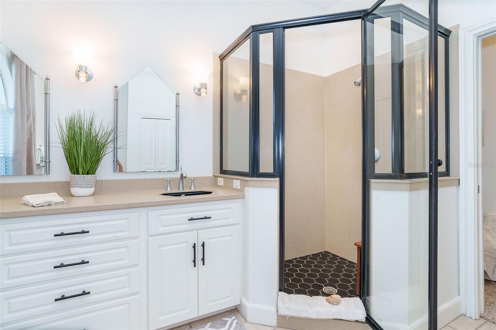 Image 27 of 71 For 100 Green Dolphin Drive