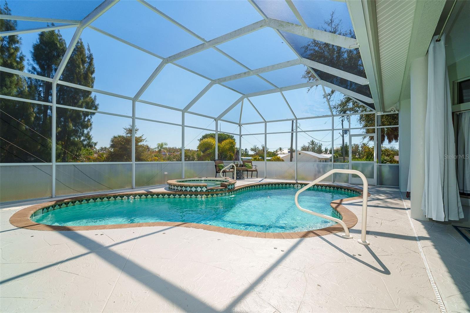 Image 49 of 71 For 100 Green Dolphin Drive