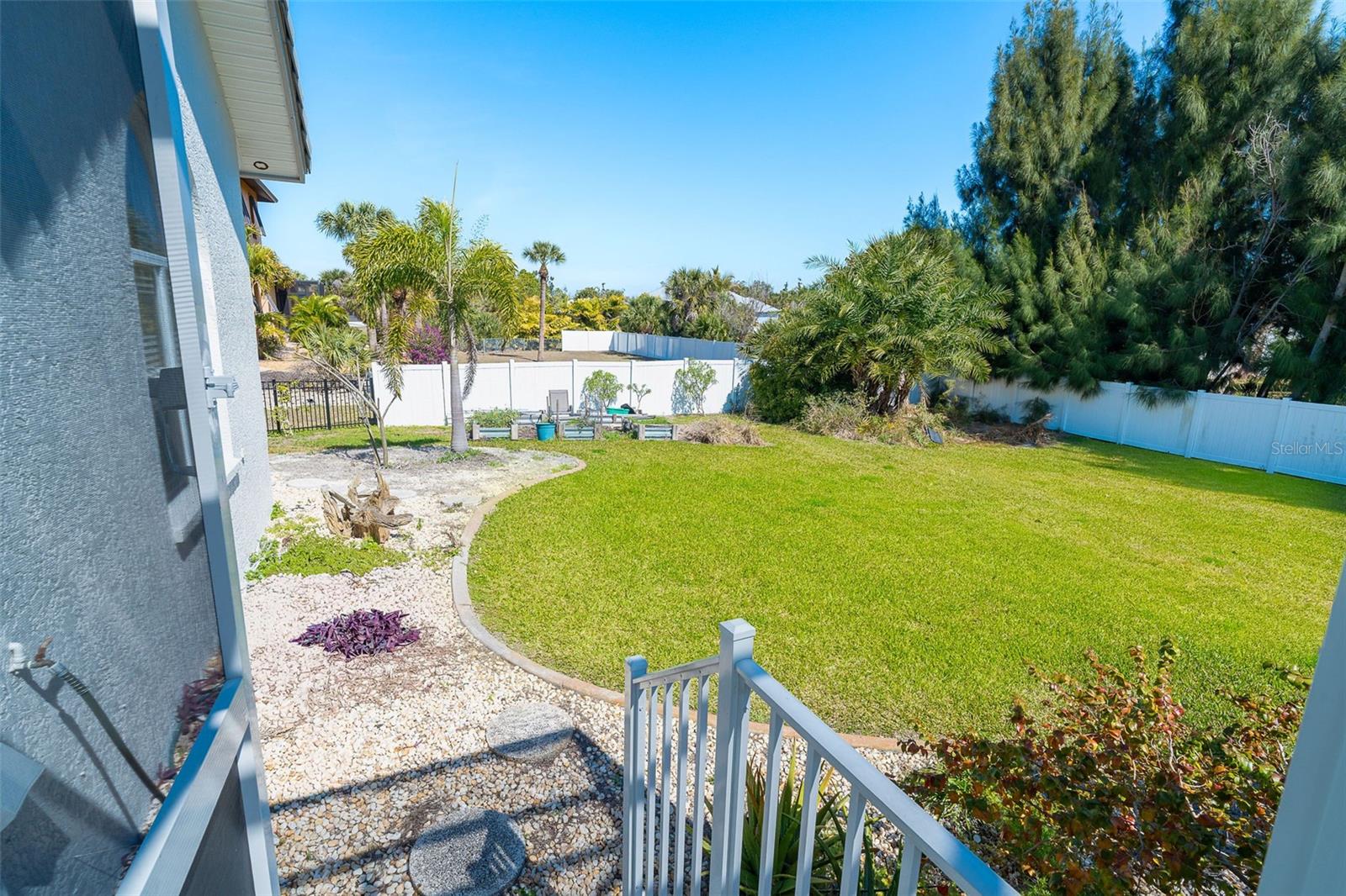 Image 51 of 71 For 100 Green Dolphin Drive