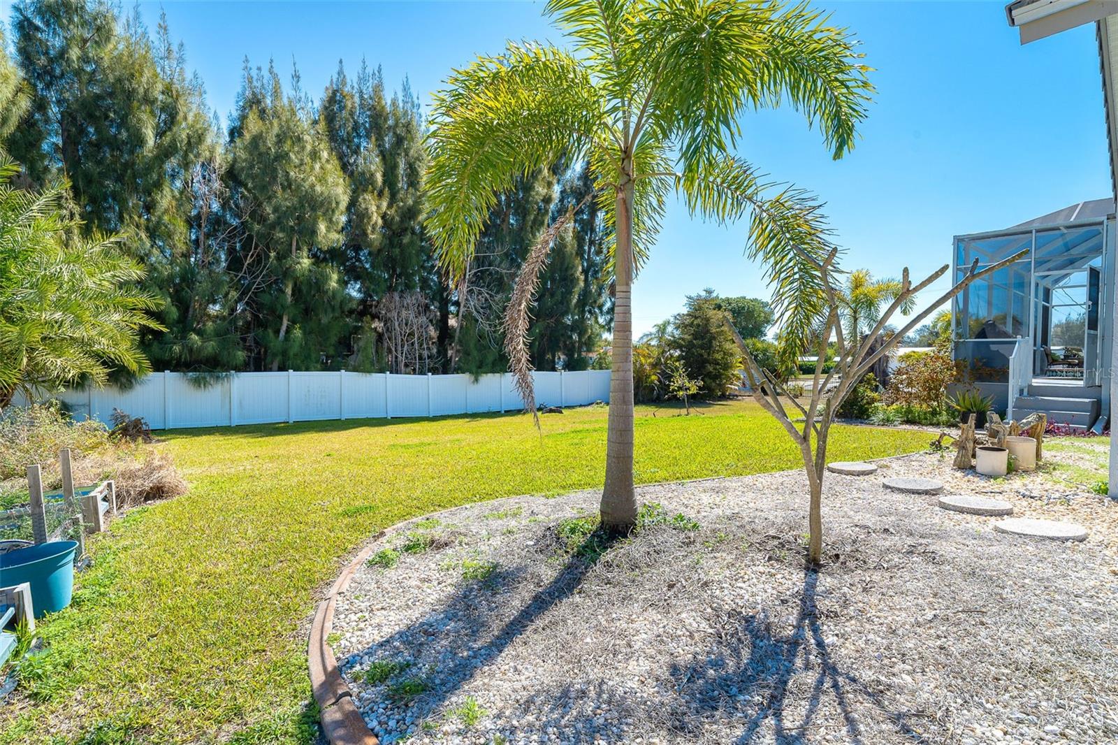 Image 54 of 71 For 100 Green Dolphin Drive