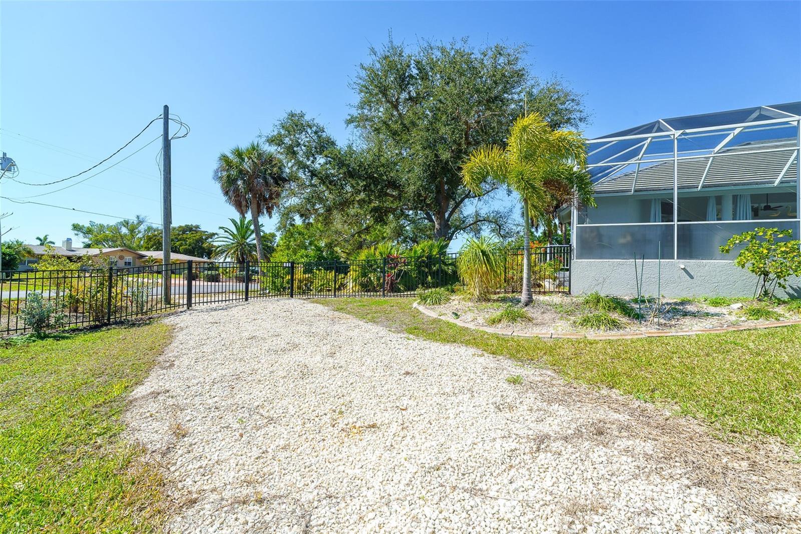 Image 57 of 71 For 100 Green Dolphin Drive