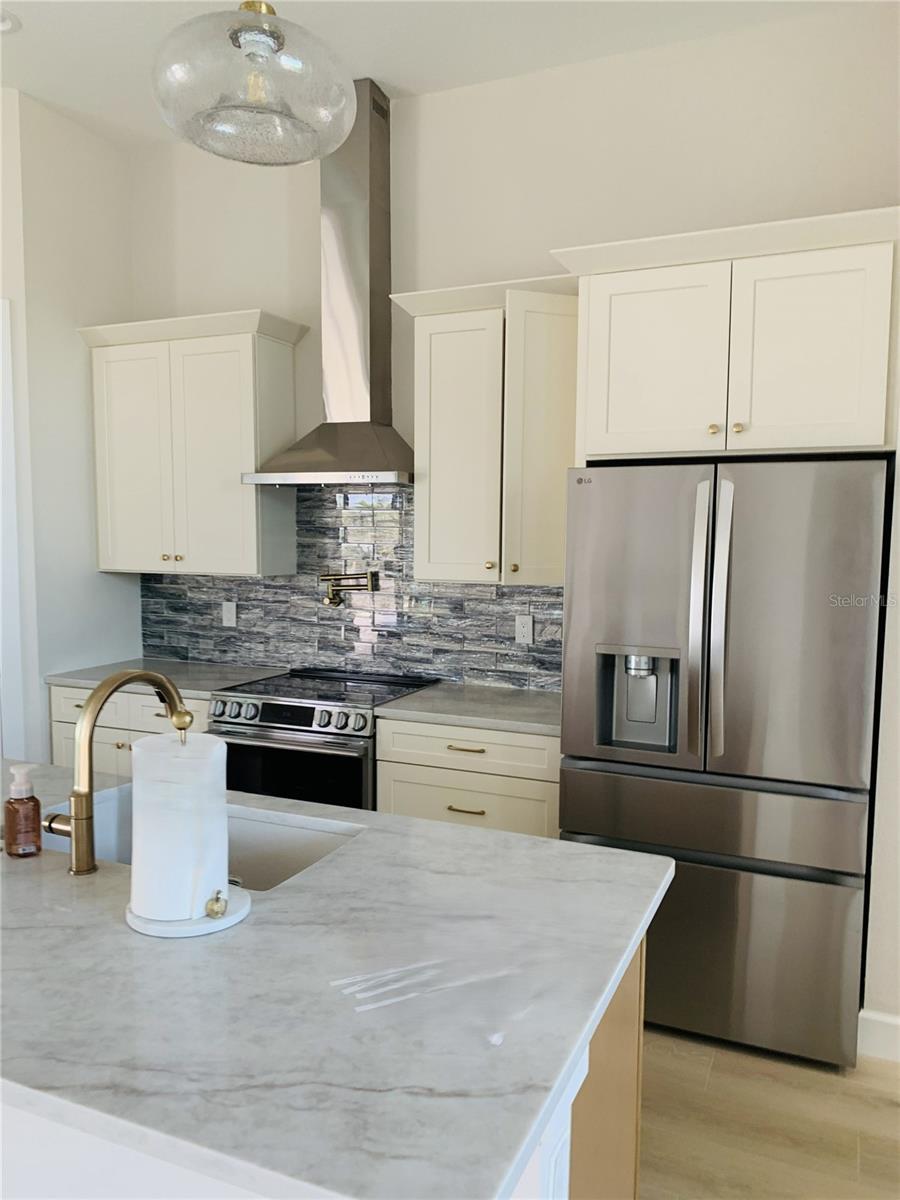 Image 4 of 11 For 703 Boundary Boulevard