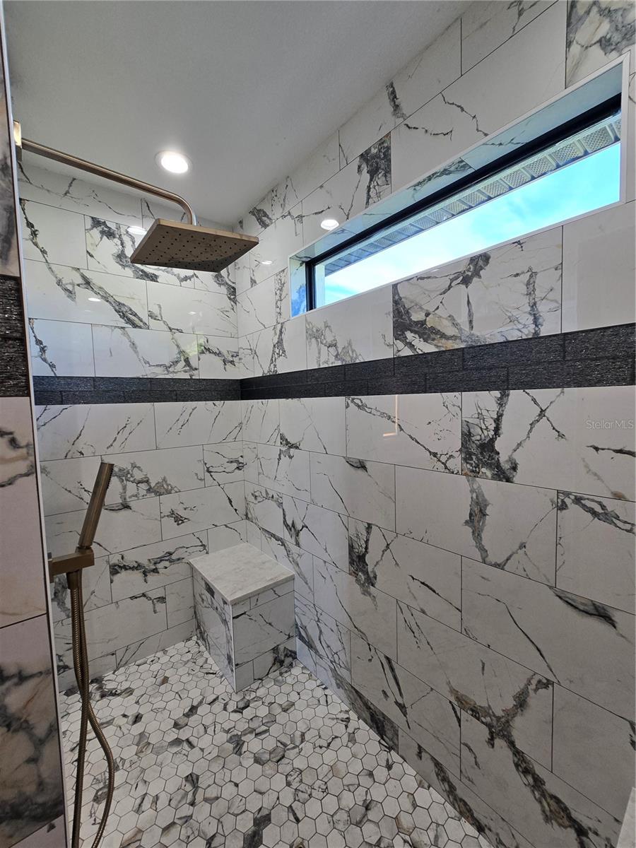 Image 6 of 11 For 703 Boundary Boulevard