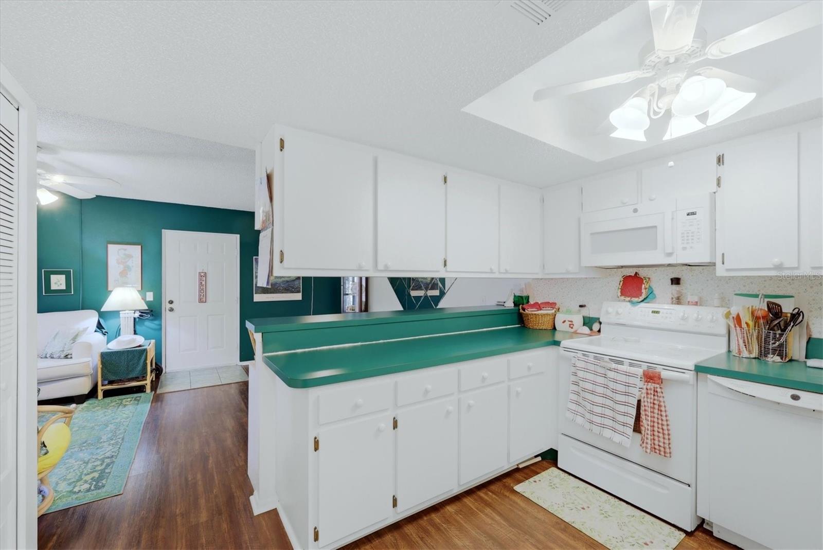 Image 14 of 40 For 1515 Forrest Nelson Boulevard P105