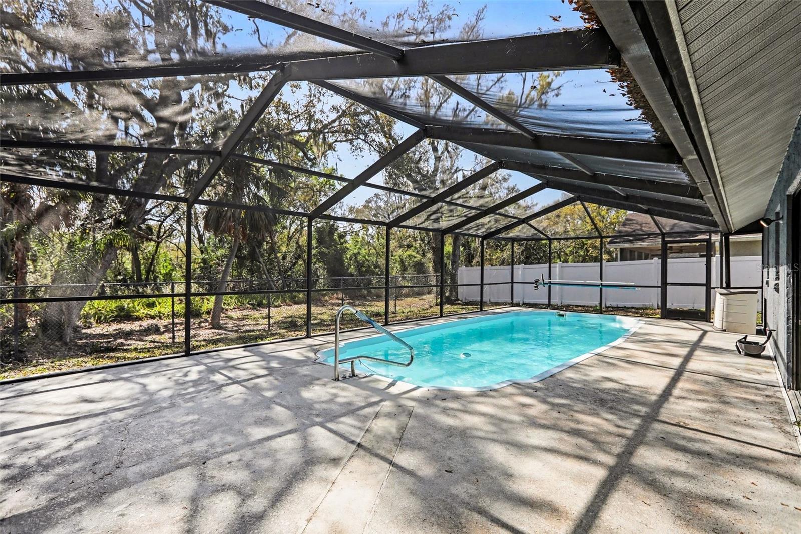 Image 18 of 24 For 2332 Seward Drive