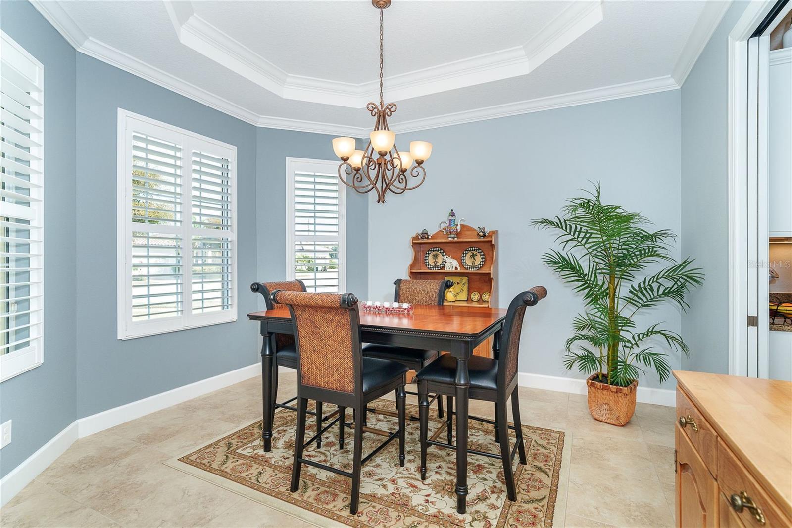 Listing photo id 8 for 2085 Piave Lane