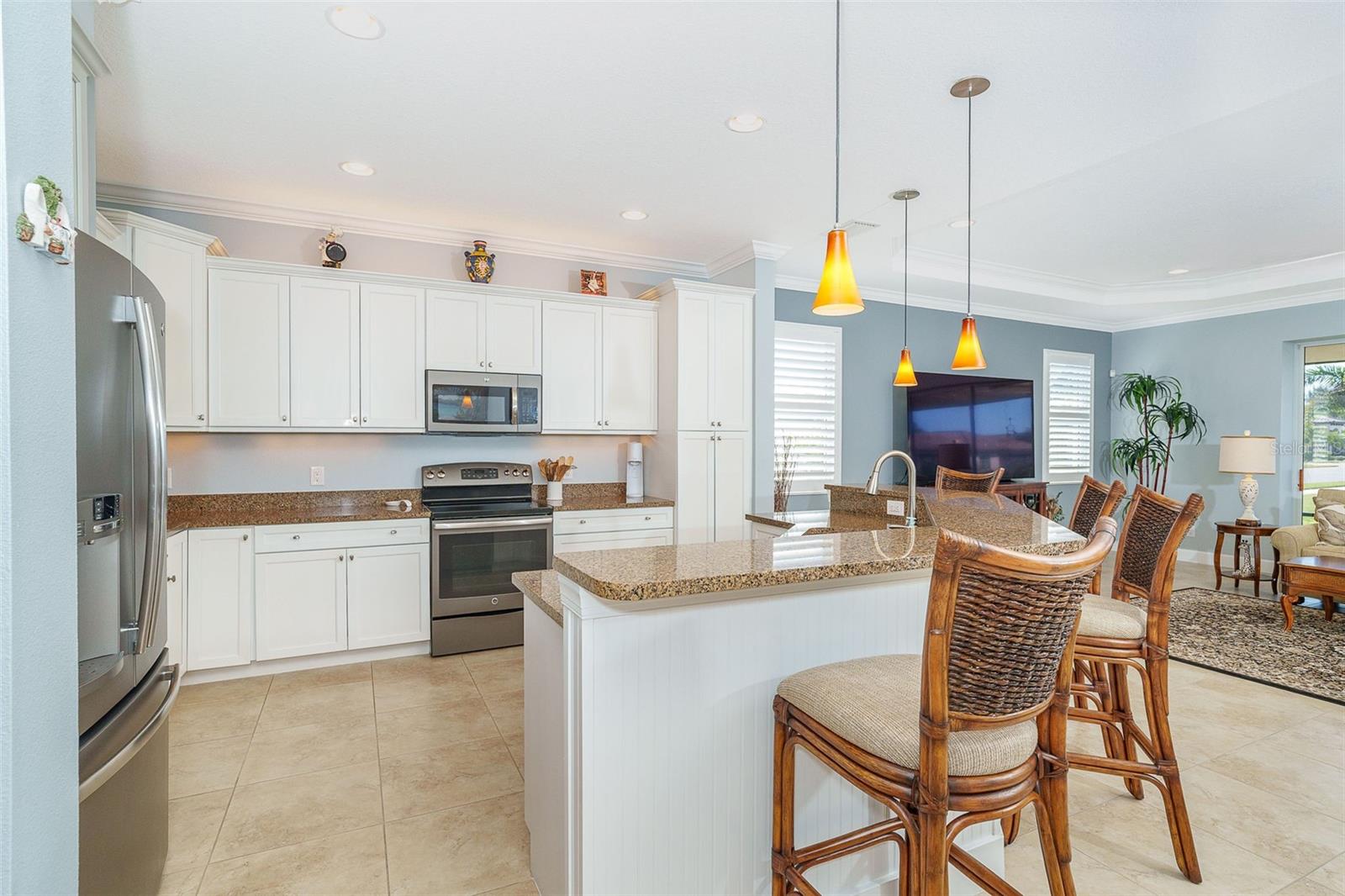 Listing photo id 9 for 2085 Piave Lane