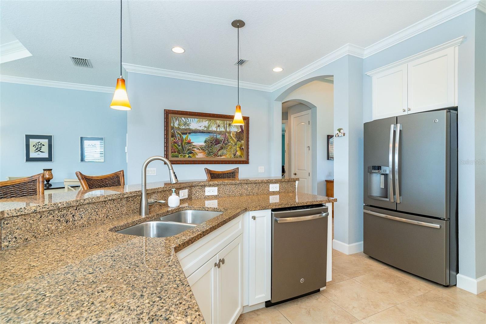 Listing photo id 14 for 2085 Piave Lane