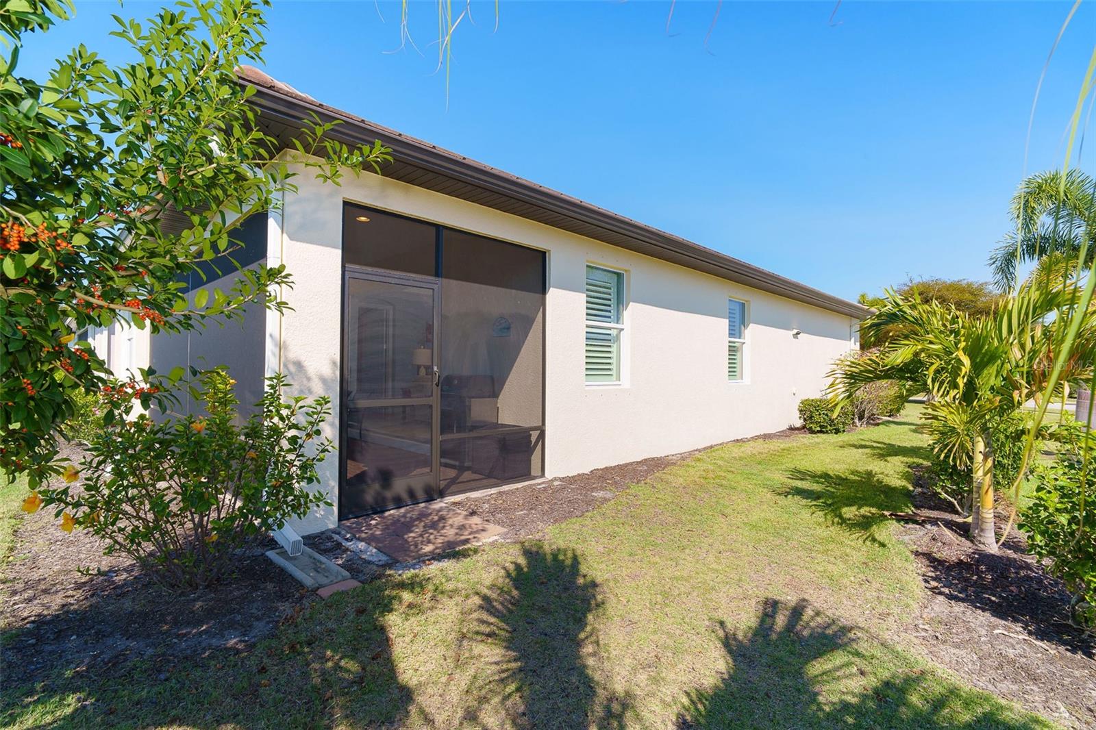 Listing photo id 21 for 2085 Piave Lane