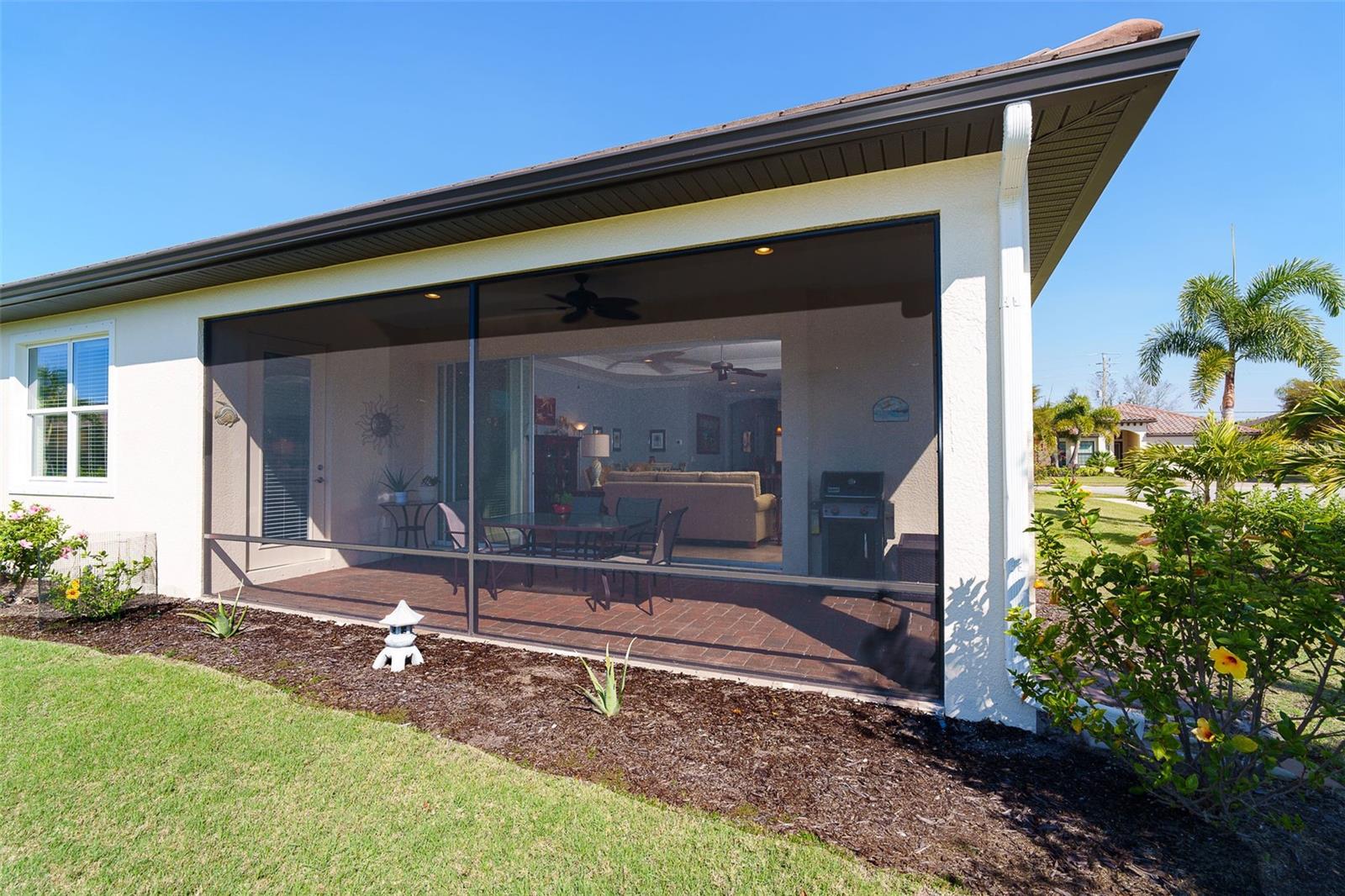 Listing photo id 22 for 2085 Piave Lane