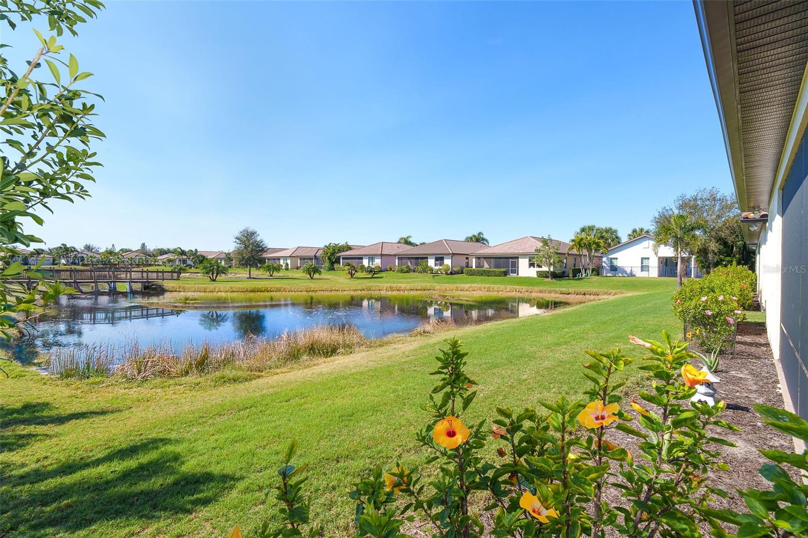 Listing photo id 24 for 2085 Piave Lane