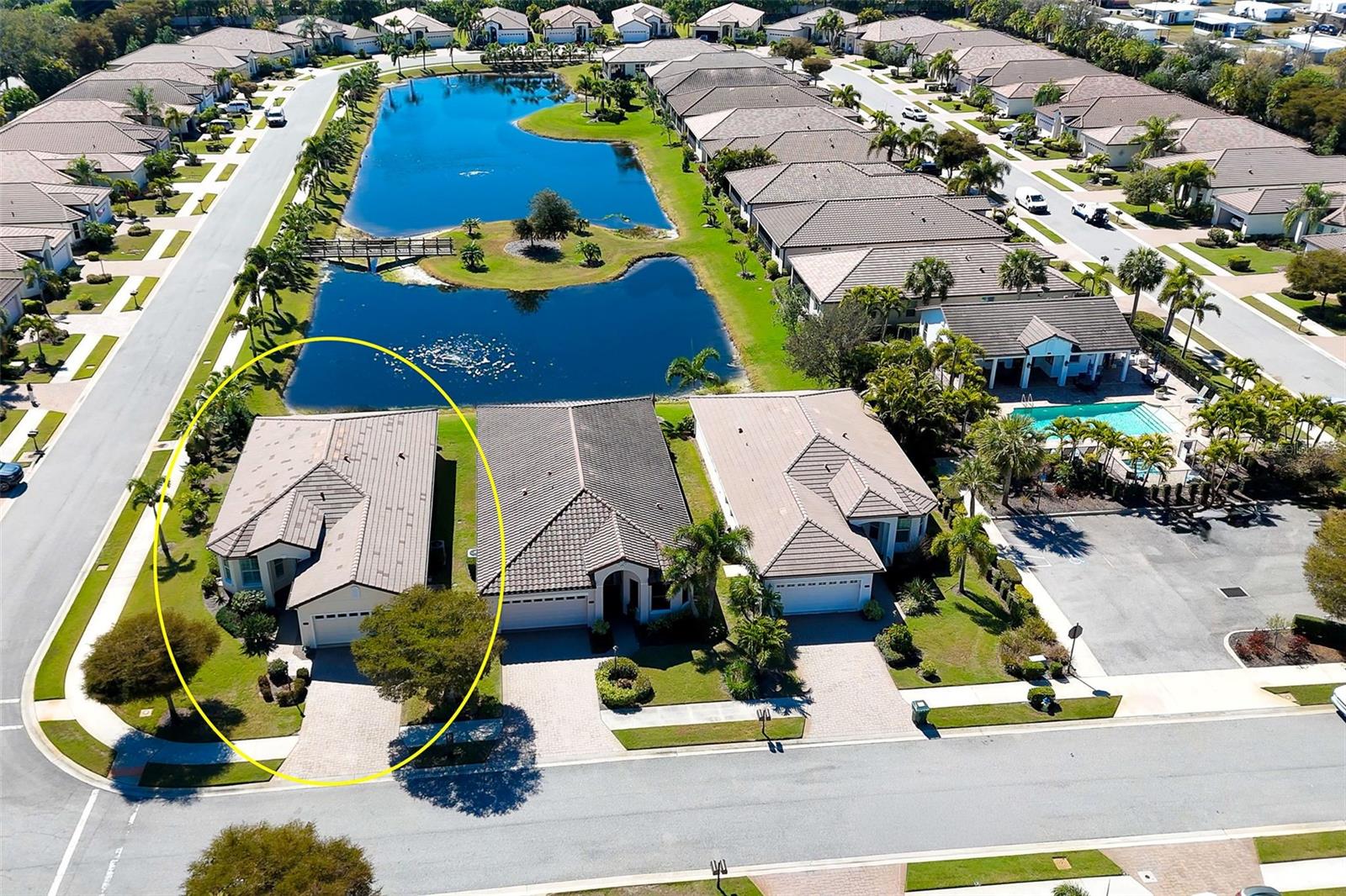 Listing photo id 2 for 2085 Piave Lane