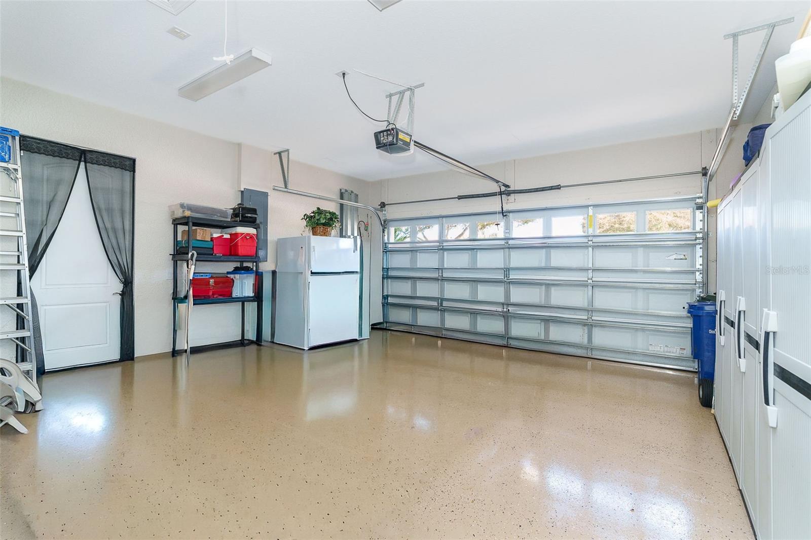 Listing photo id 38 for 2085 Piave Lane