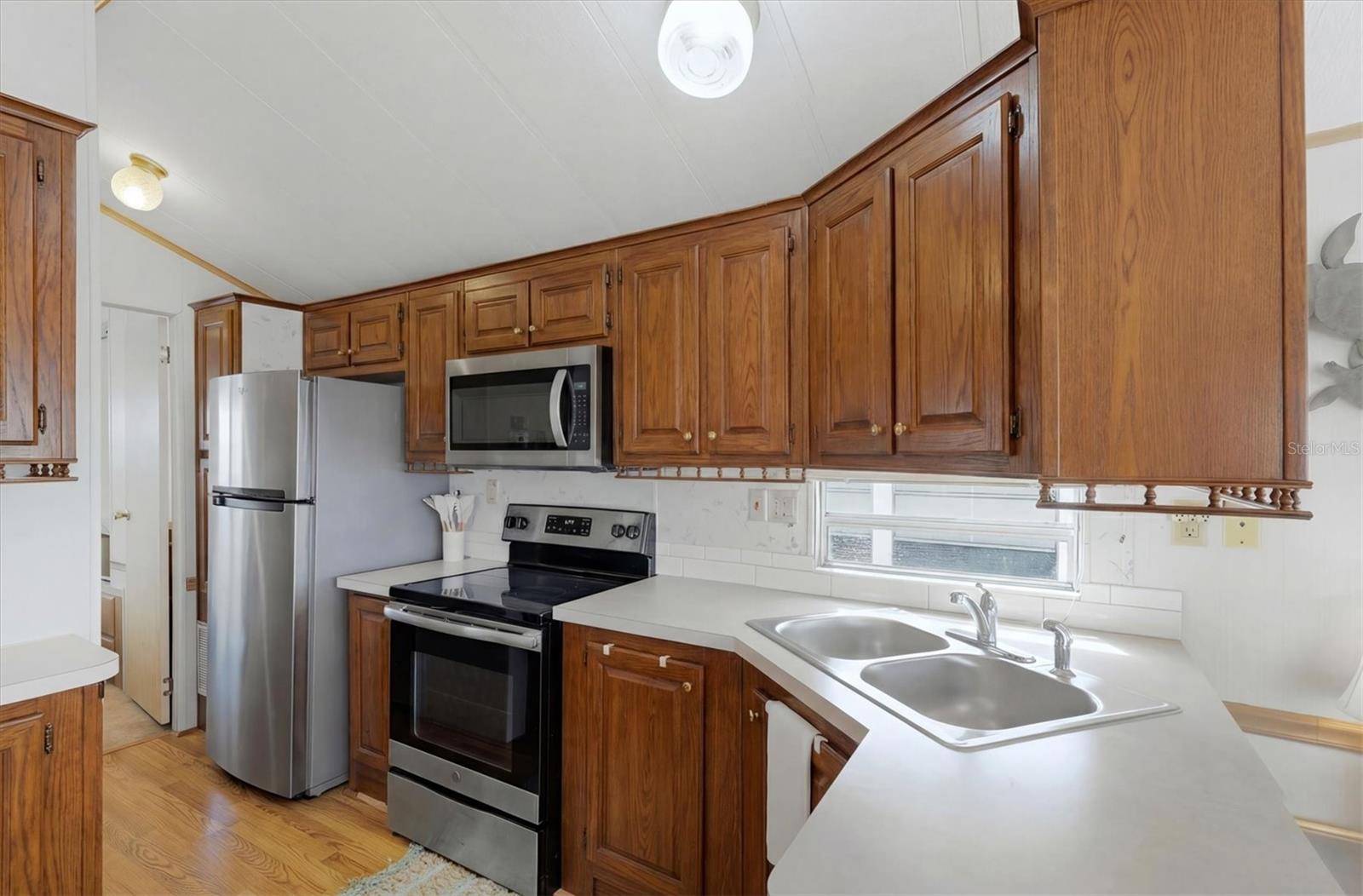 Image 11 of 32 For 1475 Flamingo Drive 261