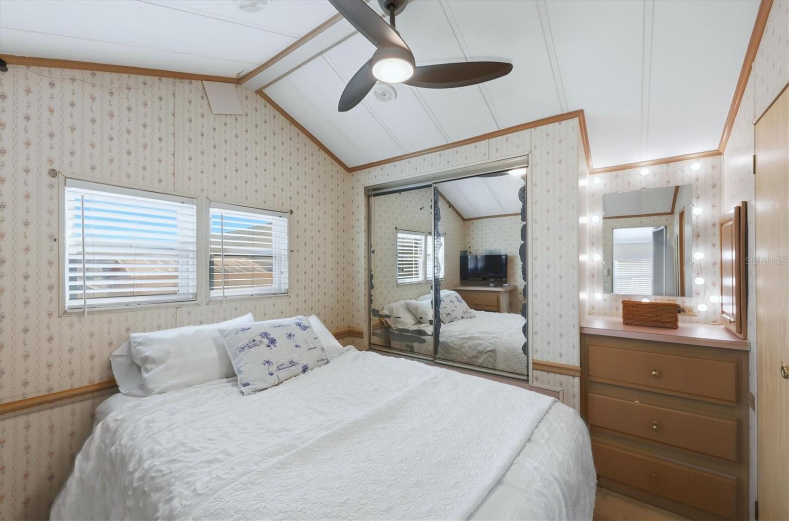 Image 12 of 32 For 1475 Flamingo Drive 261