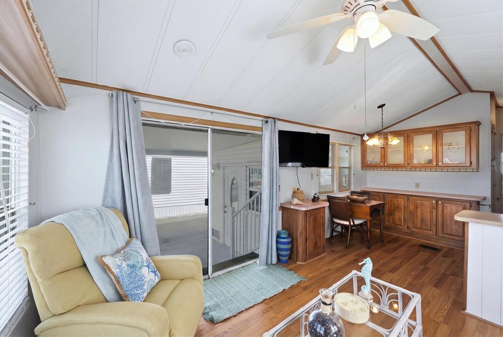 Image 18 of 32 For 1475 Flamingo Drive 261