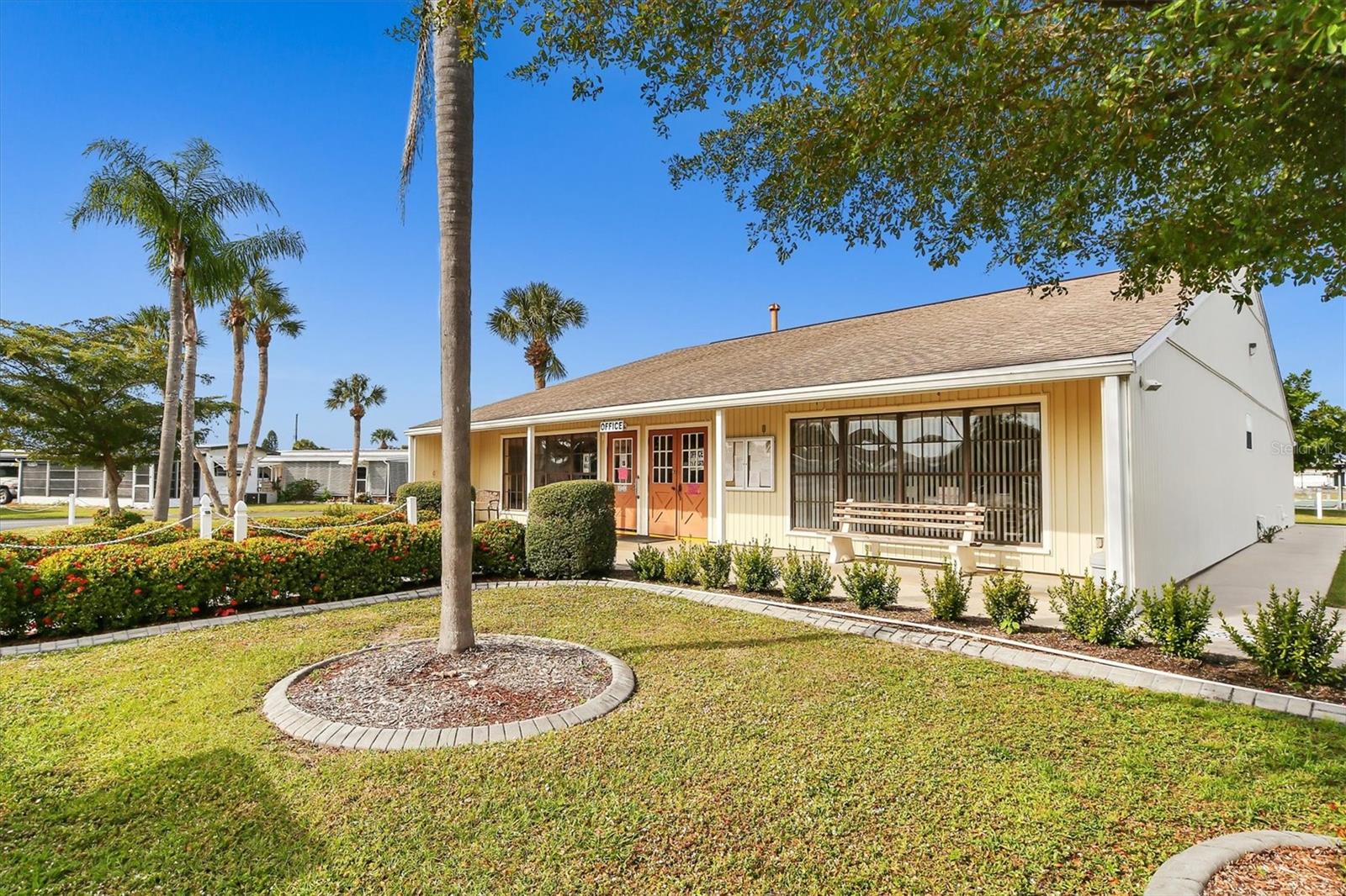 Image 27 of 32 For 1475 Flamingo Drive 261