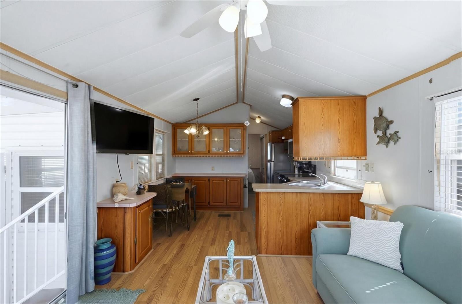 Image 4 of 32 For 1475 Flamingo Drive 261