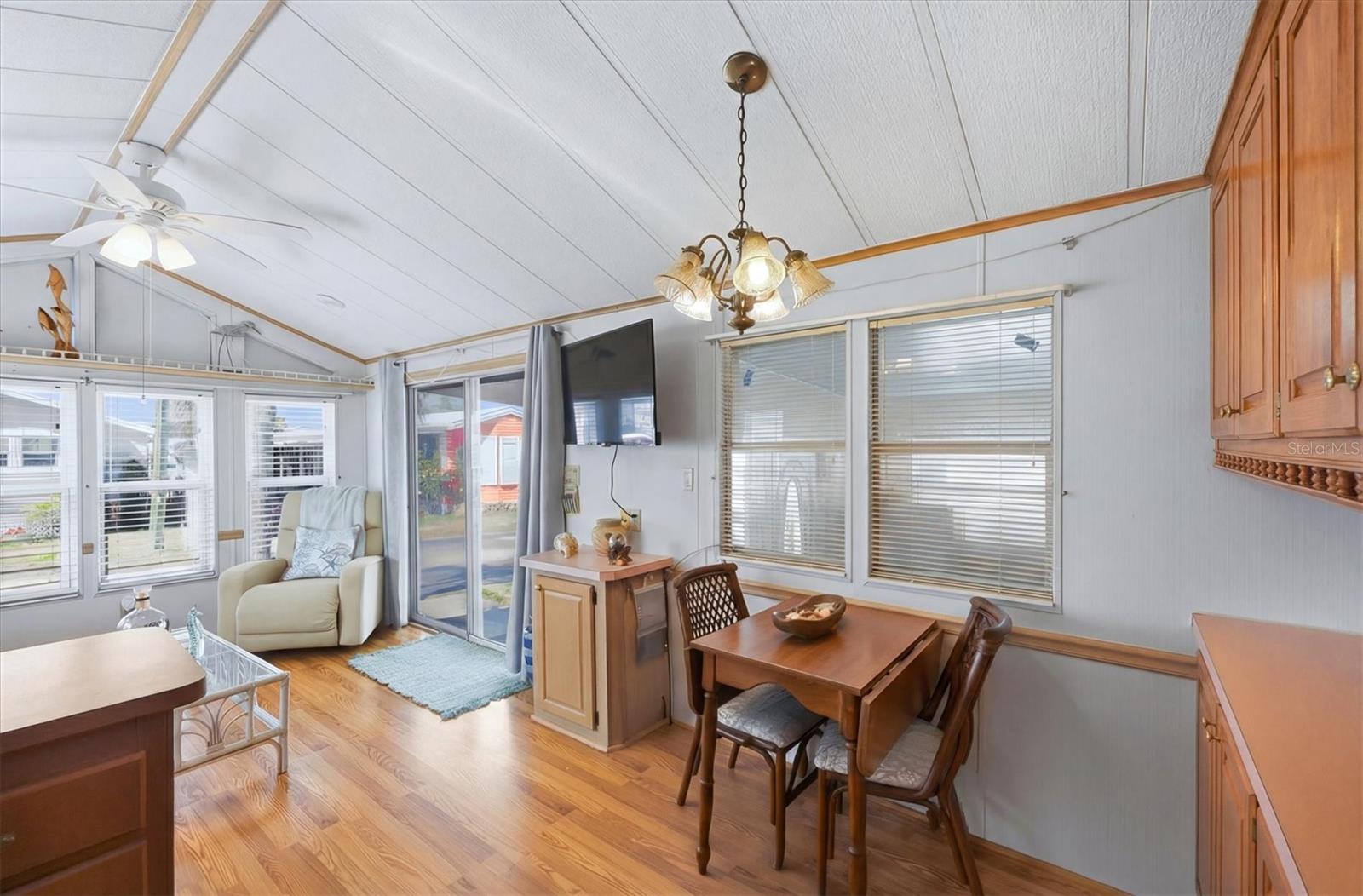 Image 5 of 32 For 1475 Flamingo Drive 261