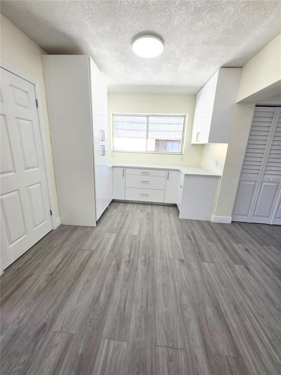 Image 17 of 23 For 6221 37 Th Terrace