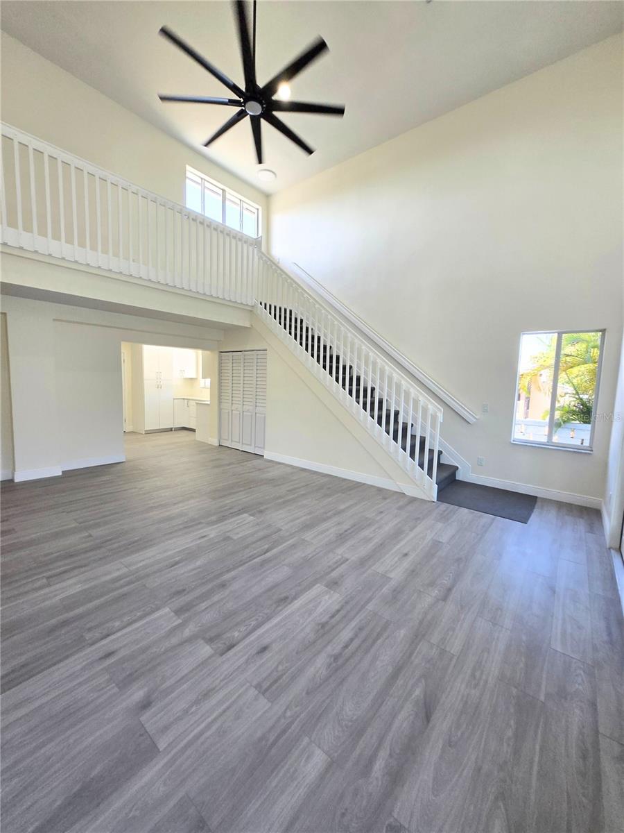 Image 20 of 23 For 6221 37 Th Terrace