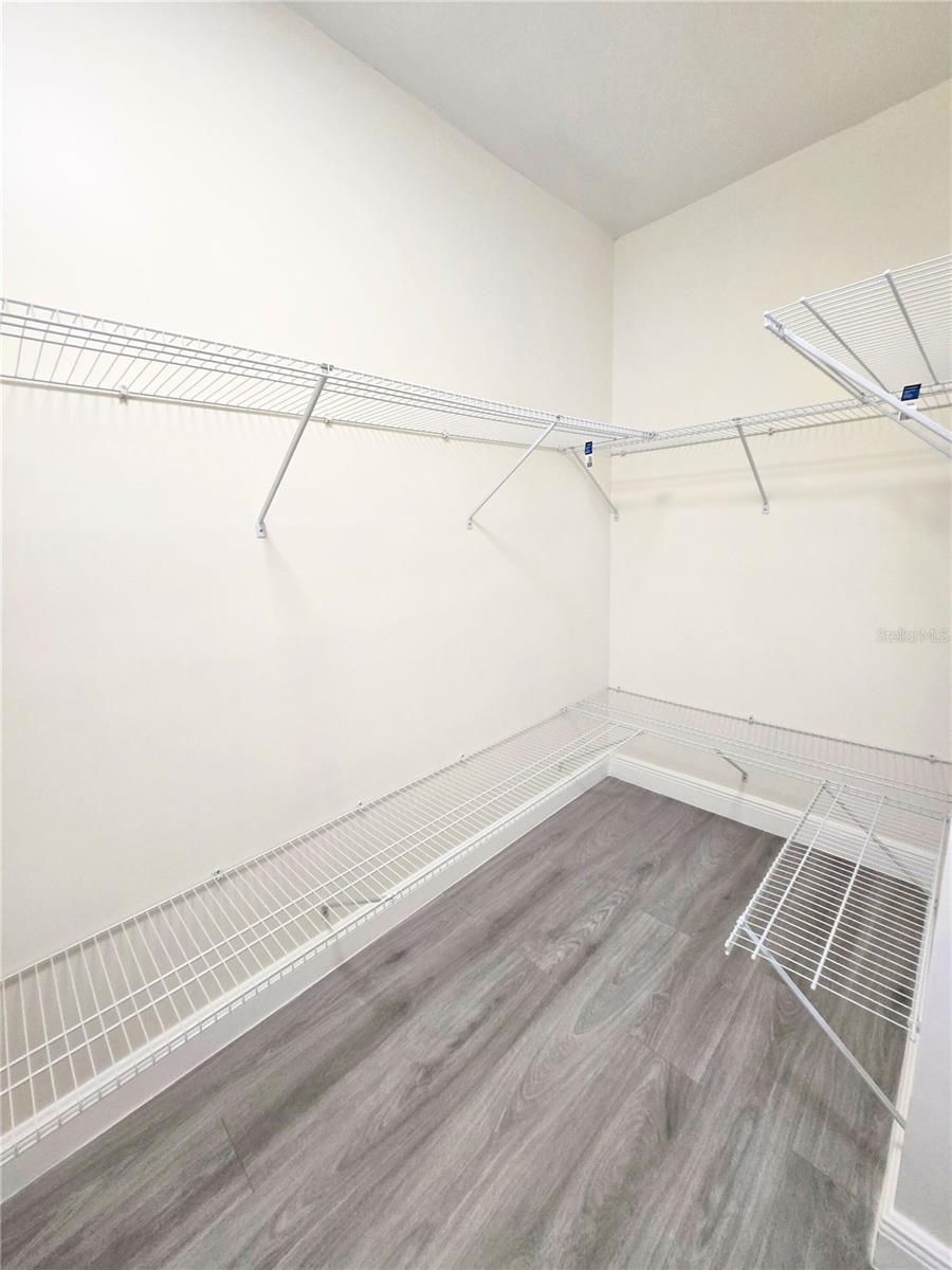 Image 7 of 23 For 6221 37 Th Terrace