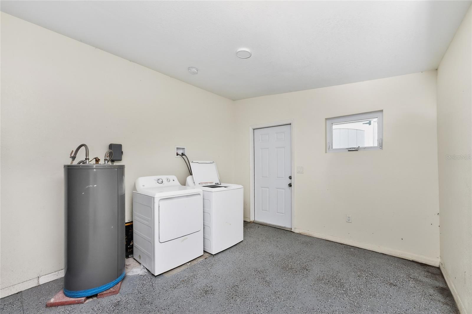 Image 27 of 48 For 6161 Oriole Boulevard