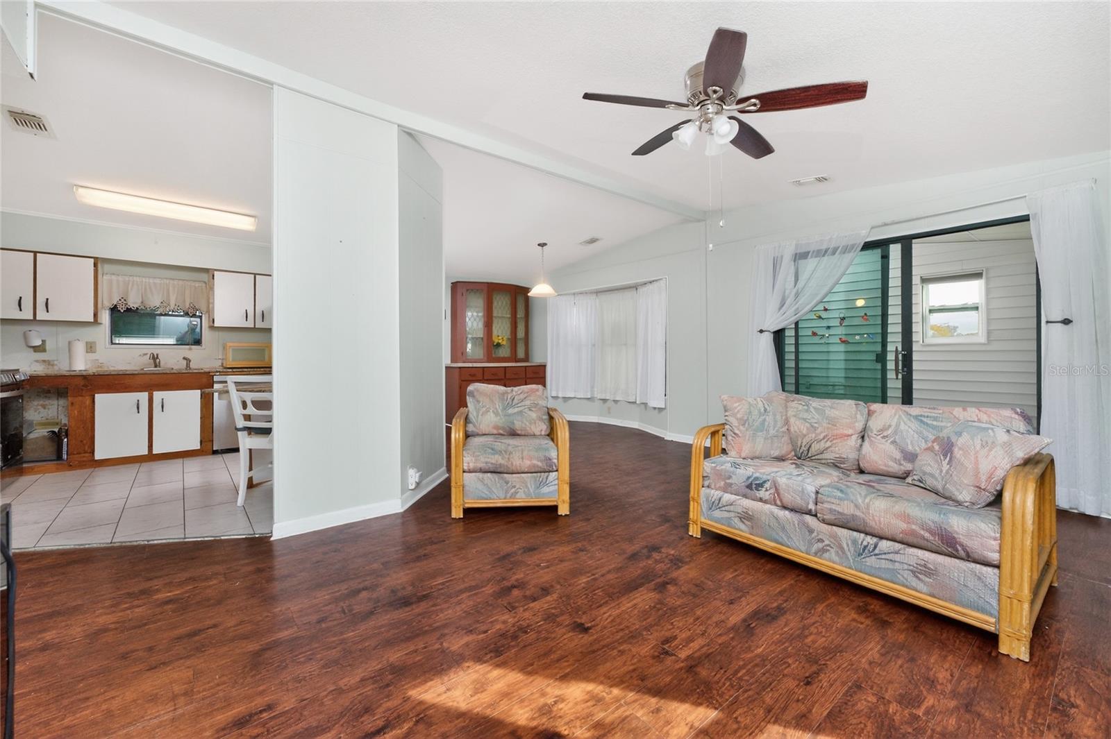 Image 5 of 48 For 6161 Oriole Boulevard