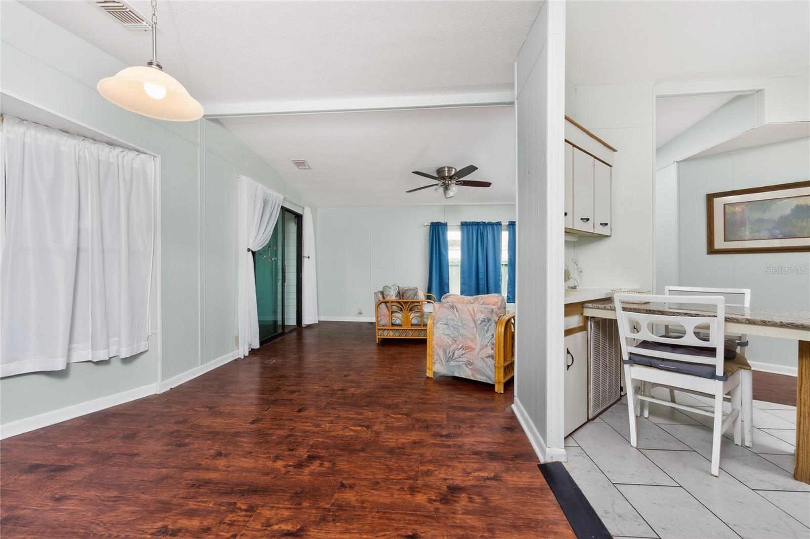 Image 9 of 48 For 6161 Oriole Boulevard