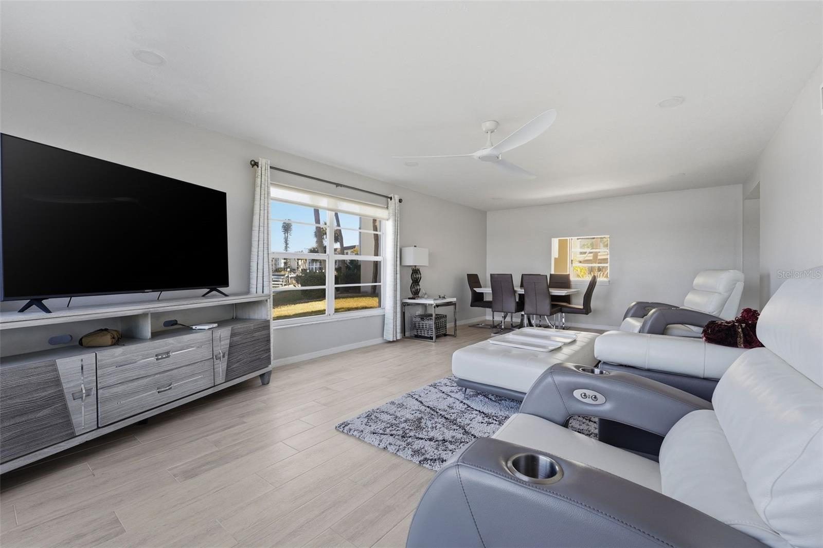 Image 8 of 26 For 4440 Exeter Drive 106