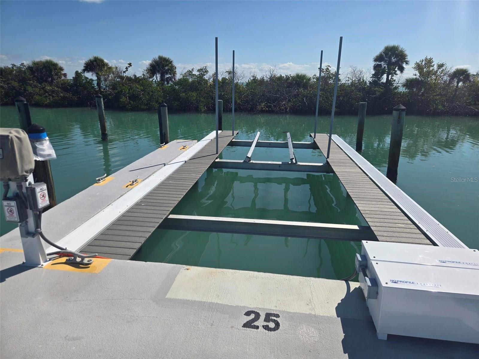 Image 3 of 24 For 5820 Gasparilla Road Slip 25