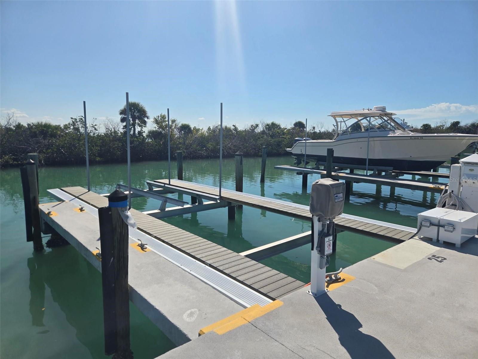 Image 4 of 24 For 5820 Gasparilla Road Slip 25