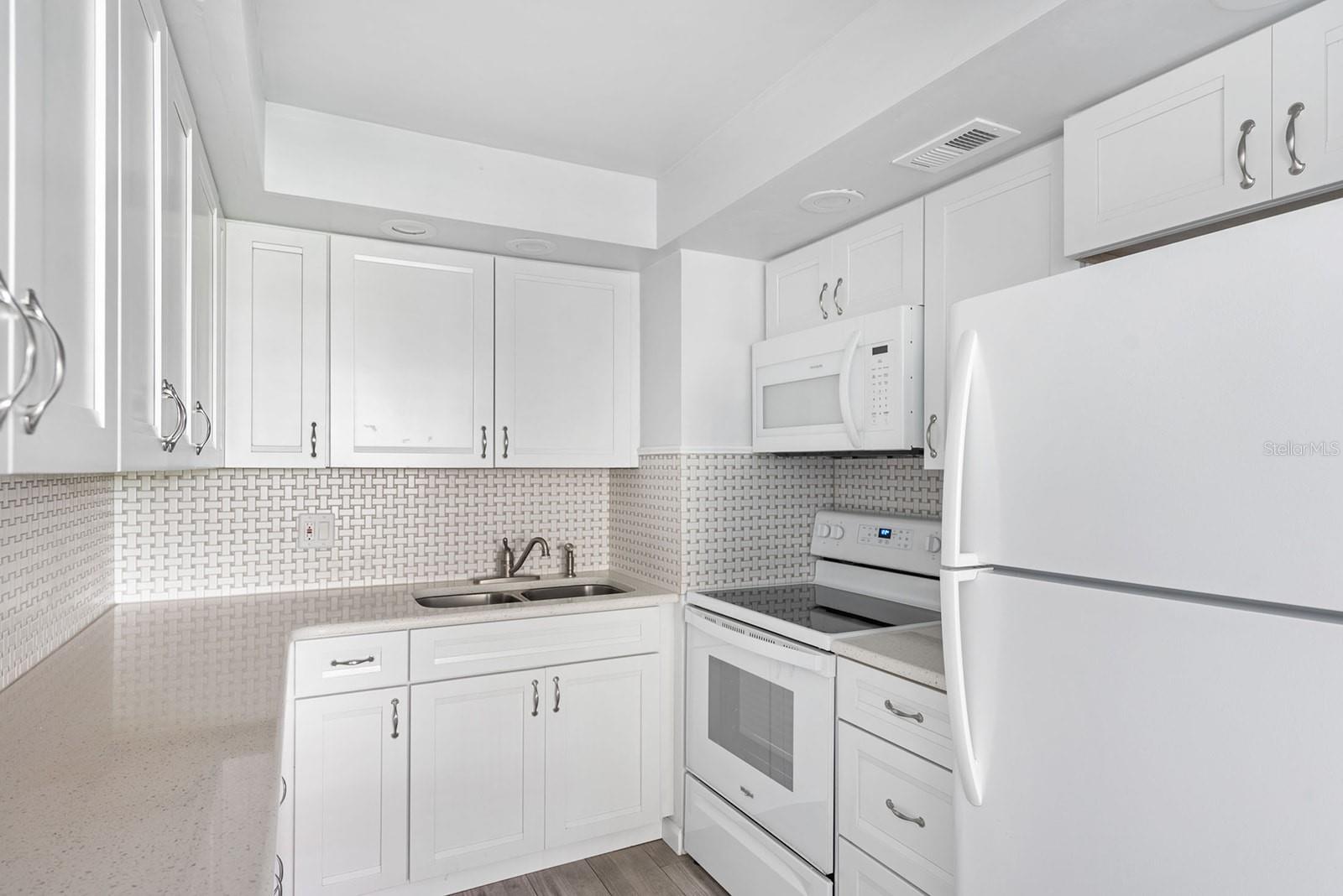 Image 12 of 44 For 78 Boundary Boulevard 192