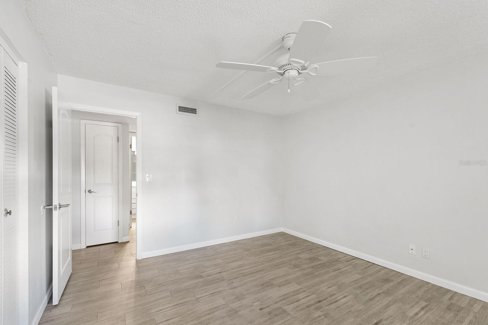 Image 21 of 44 For 78 Boundary Boulevard 192